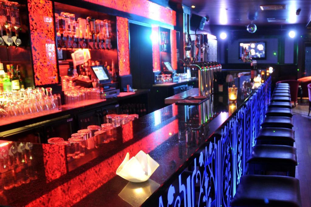 The Shirley Arms Hotel Carrickmacross Ngoại thất bức ảnh