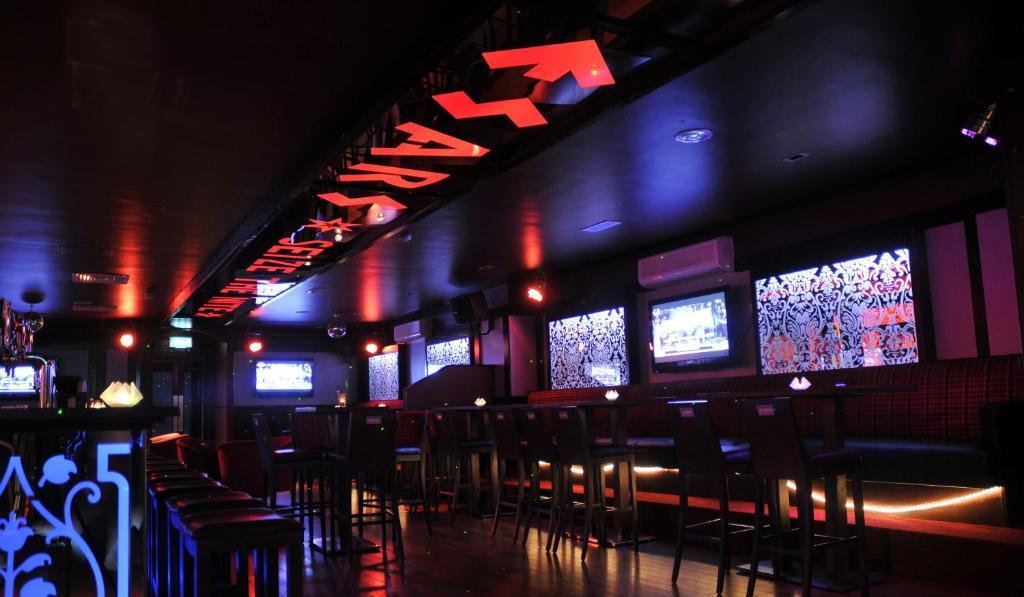 The Shirley Arms Hotel Carrickmacross Ngoại thất bức ảnh