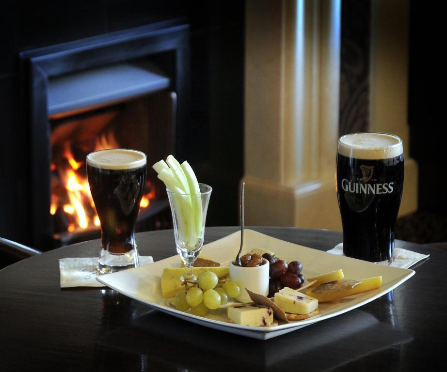The Shirley Arms Hotel Carrickmacross Ngoại thất bức ảnh